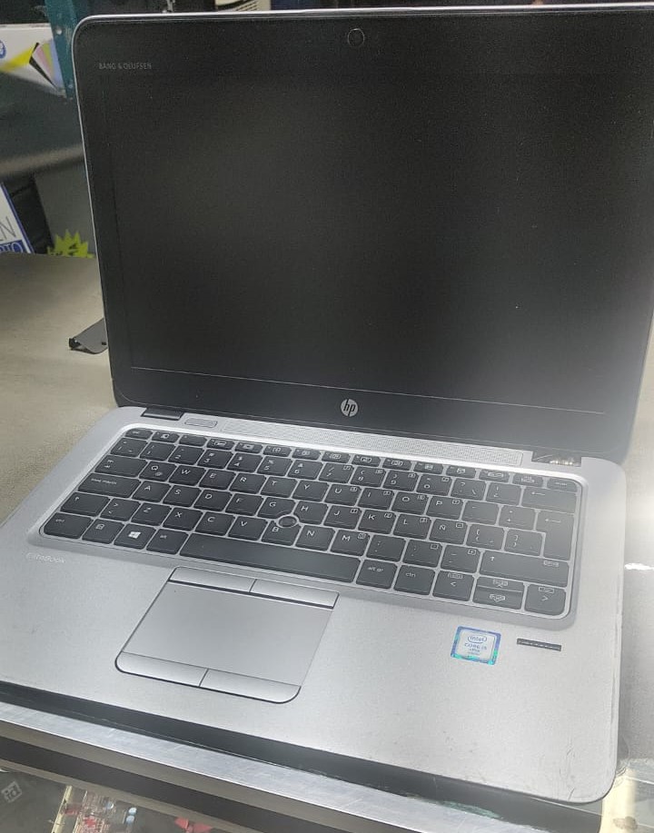 Laptop HP reacondicondicionada 12 meses de garantia